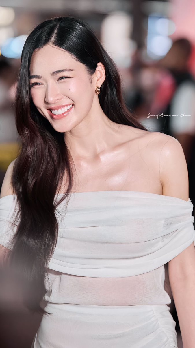 llkmyzone's tweet image. ใกล้ถึงงาน EucerinMY แล้ว แต่ใจยังตราตรึงกับงาน EucerinTH และอีกหนึ่งลุคความสวยขั้นสุดของห่วงโซ่ความงามในวันนั้นของ @linglingsirilak ตราตรึงไม่รู้ลืม 🫠

JOURNEY WITH LINGLING13
#Linglingkwong #หลิงหลิงคอง