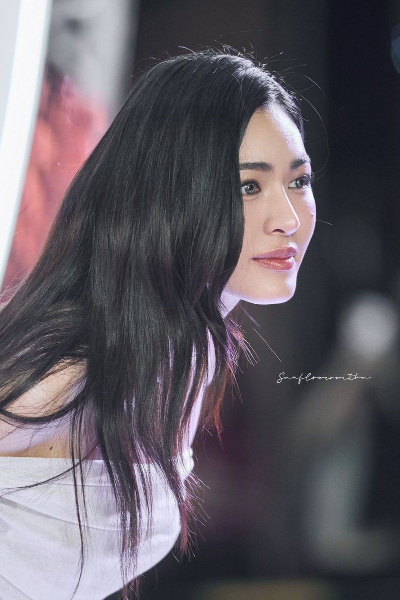 llkmyzone's tweet image. ใกล้ถึงงาน EucerinMY แล้ว แต่ใจยังตราตรึงกับงาน EucerinTH และอีกหนึ่งลุคความสวยขั้นสุดของห่วงโซ่ความงามในวันนั้นของ @linglingsirilak ตราตรึงไม่รู้ลืม 🫠

JOURNEY WITH LINGLING13
#Linglingkwong #หลิงหลิงคอง