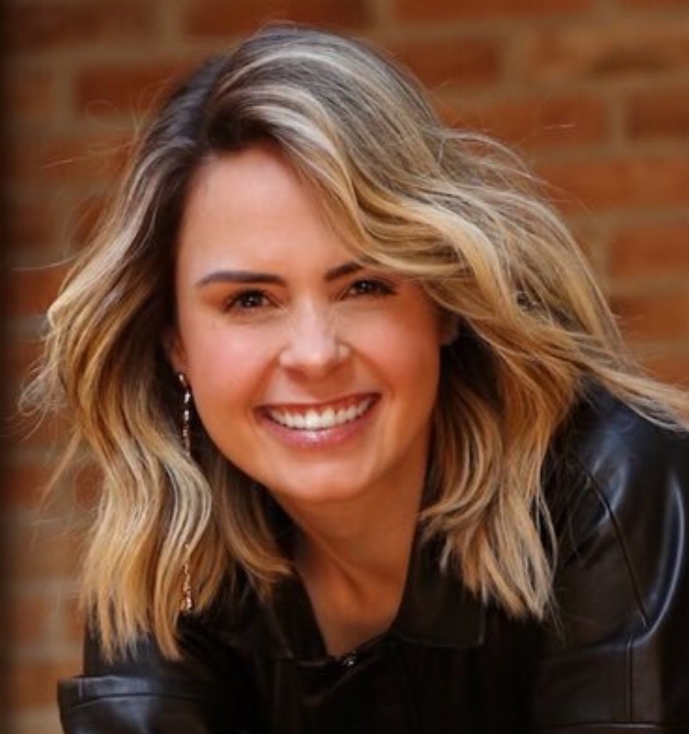 Call26's tweet image. E aí, #TeamAnaPaula ou #TeamSarah ? #BBB26