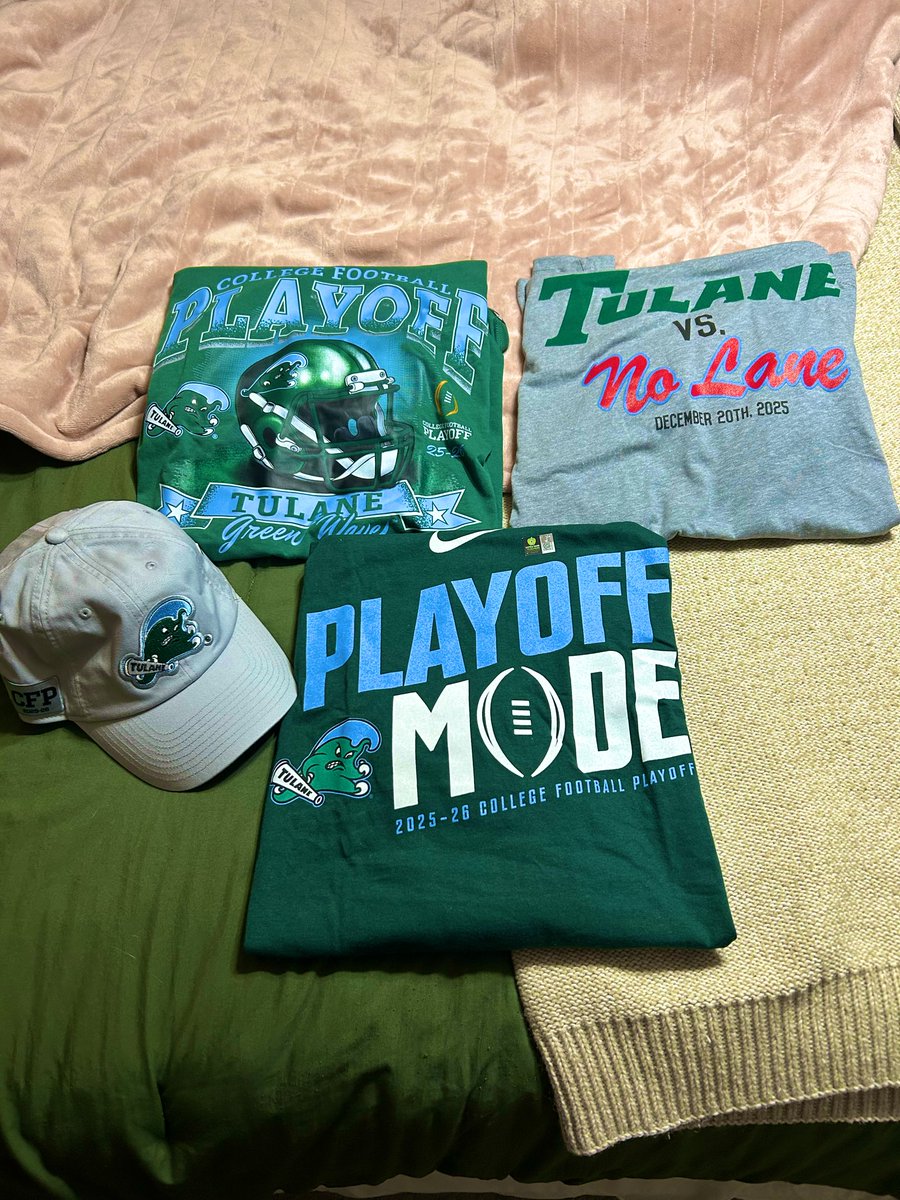 moose_mefferd's tweet image. Birthday Present from the wife! #RollWave #CollegePlayoffs Win or lose I’ll Roll Wave forever! #NolaBuilt