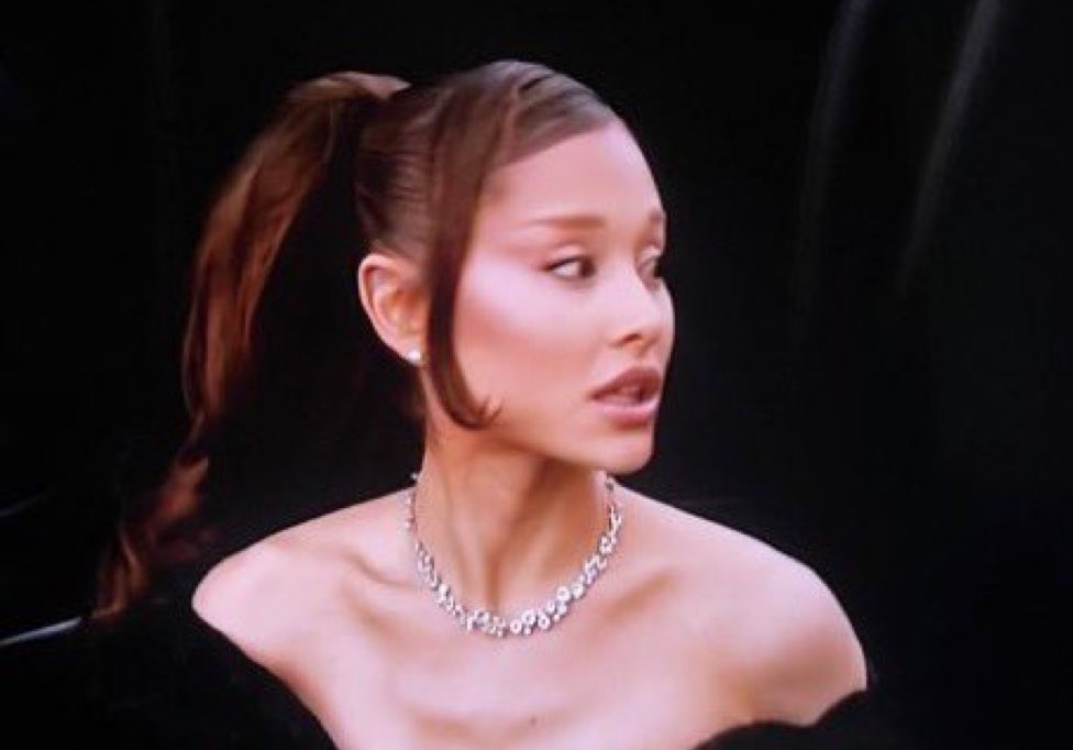 This is….insane? She put her hair in a ponytail and she’s healthy now? You all just proved that her “weight” was not your concern. It was your misogyny and hate at the forefront when you saw a successful woman and knew she had been through trauma and could take advantage. Sick.