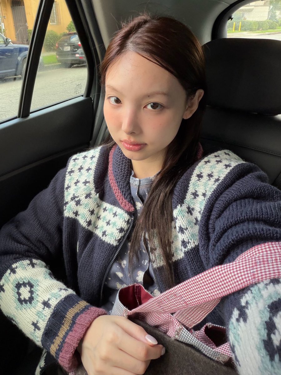nayeon tweet media