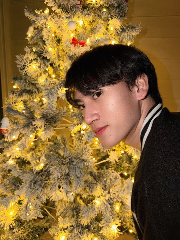 astonsdimpless's tweet image. my would kill for them line 💓