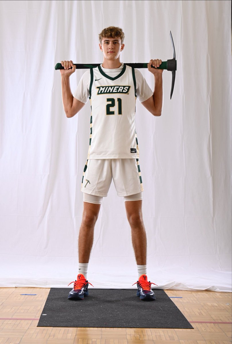 Miners_MBB's tweet photo. Happy birthday to our guy, Maz ๐๐ฅณ
We hope youโre having a great day!!!
#MinerNation https://t.co/SXov0FJKj4