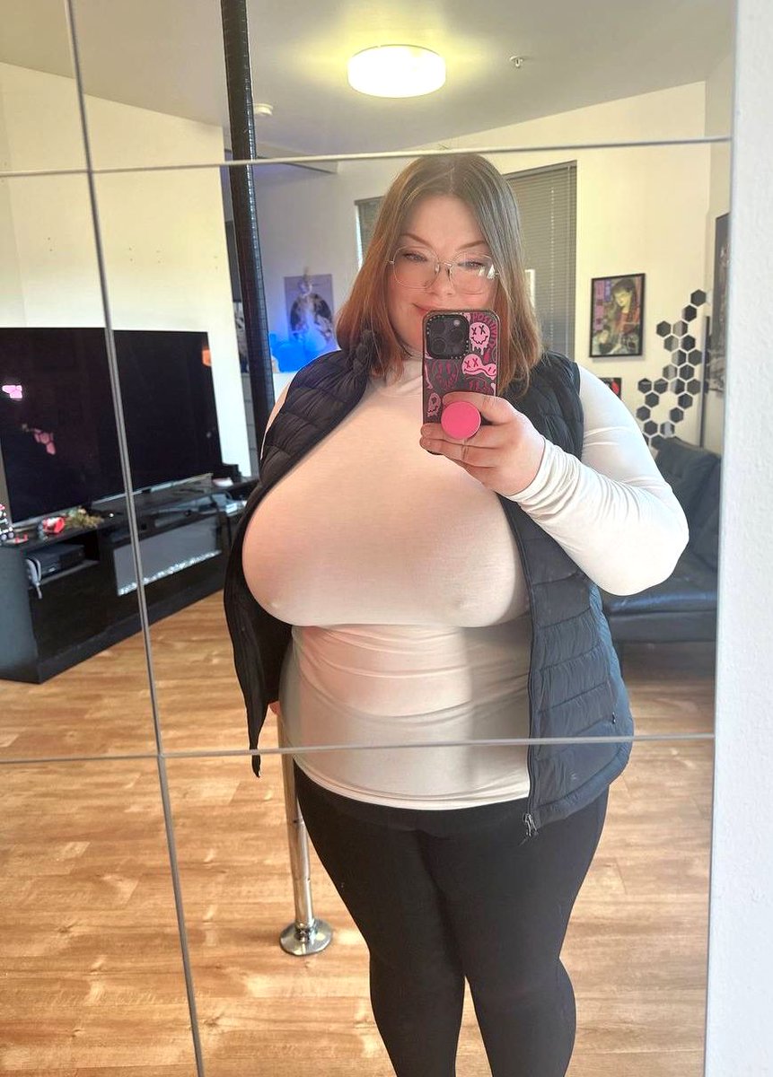 MojoAdjacent's tweet image. Give all natural women some love