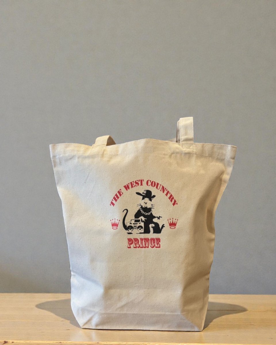 MFactorygroup's tweet image. 🎨アートを日常に
WCP公認・バンクシーアートトートバッグ

A4対応＆大容量で通勤・通学にも◎
シンプルなのに存在感あるデザインで
コーデのアクセントにおすすめ👜

詳細はこちら↓
mfactorygroup.stores.jp/items/69095065…

#バンクシー #トートバッグ #アートバッグ #A4対応