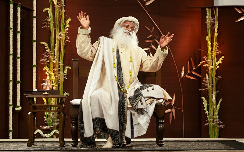 SadhguruJV's tweet photo. It is time to shed the burdens of the past year and come out Fresh and Alive. #SadhguruQuotes https://t.co/3jLmkjv8nM