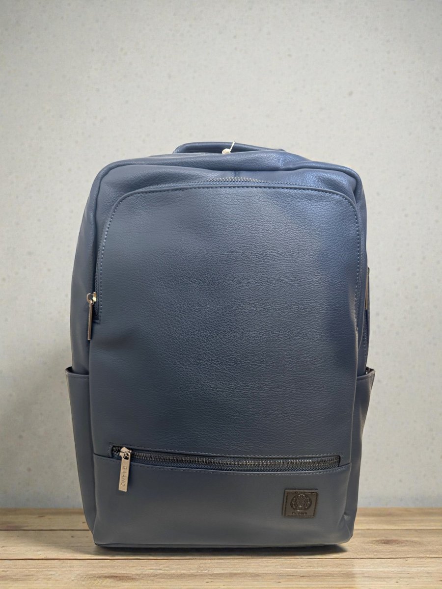 MFactorygroup's tweet image. 上品PUレザーで高見え🎒
シンプルなのに大容量で使いやすい
PUレザーリュックサック✨
通勤・出張・普段使いまでマルチに活躍！

詳細はこちら↓
mfactorygroup.stores.jp/items/68d9e3f7…

#リュック #PUレザー #通勤バッグ #大容量 #メンズファッション