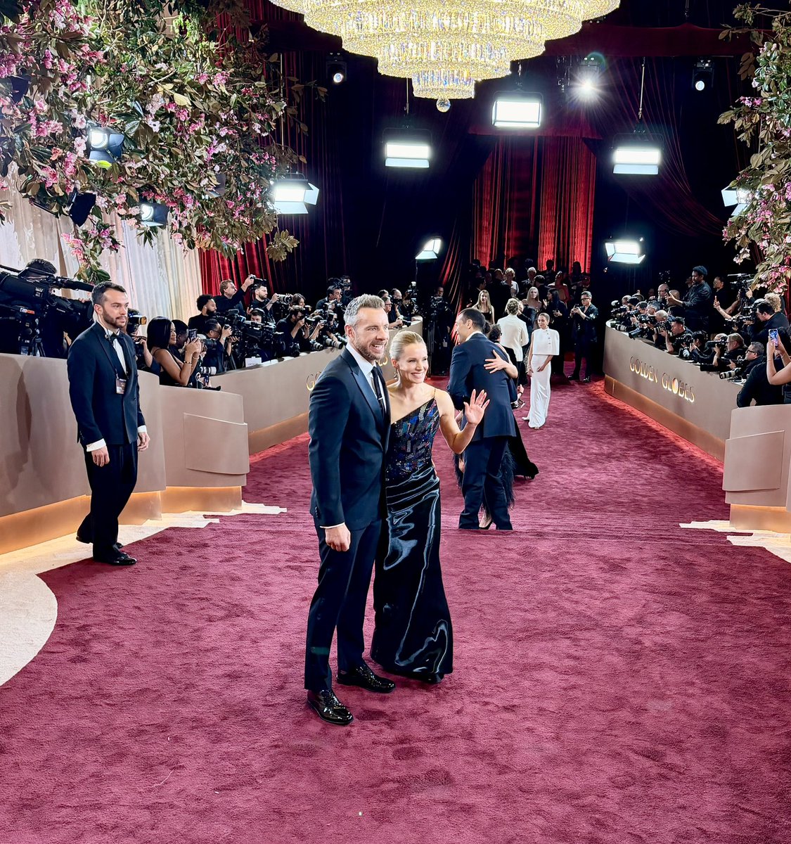 CharlieRivkin's tweet image. 🏆A golden night all around! ✨
 
What a joy to attend the 83rd Annual @goldenglobes last night. A ceremony that reminds us of the awesome power of our industry – and a tribute to the stunning films and series brought to life by stellar casts and crews worldwide. As so many said…