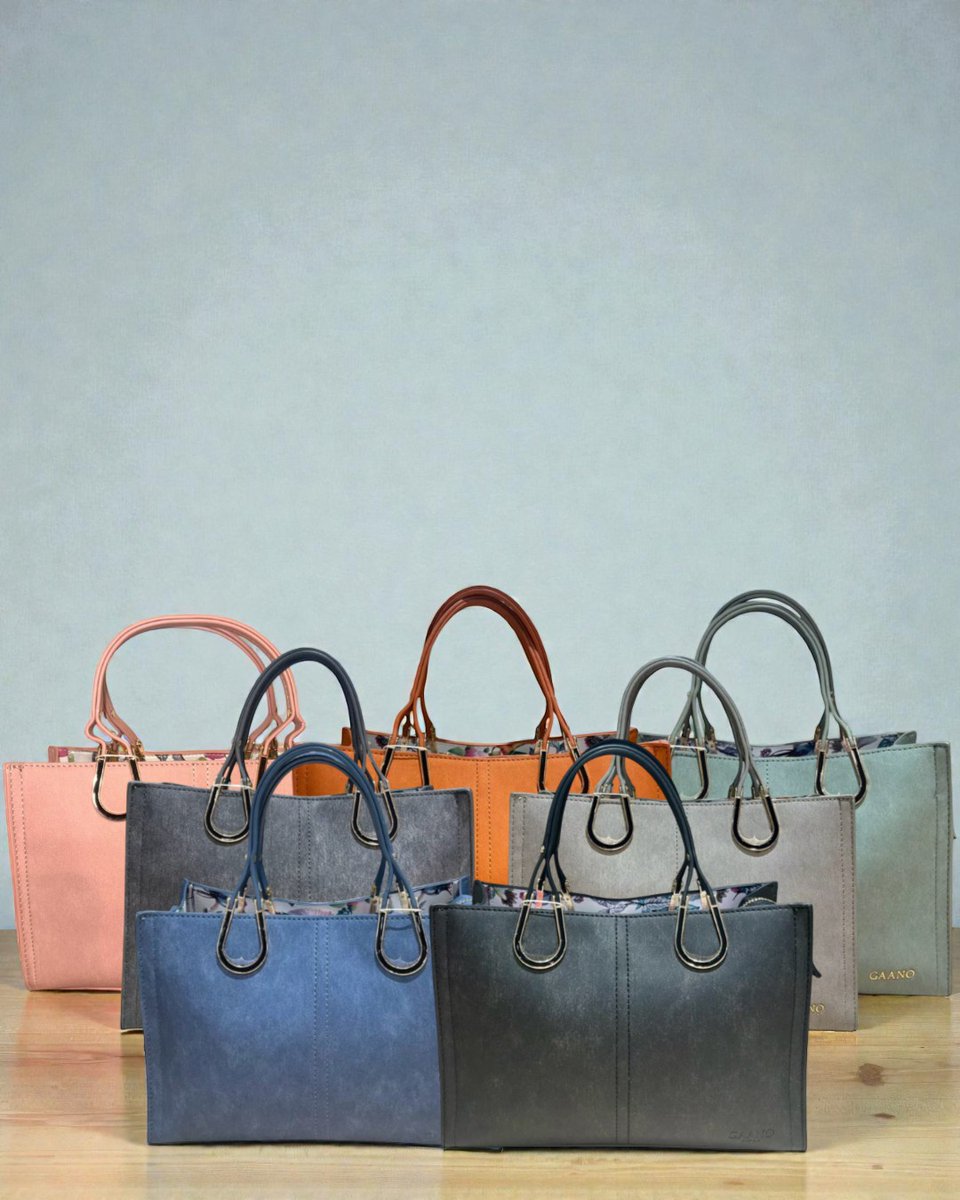 MFactorygroup's tweet image. 上品PUレザーの 2WAYショルダーバッグ✨
ショルダー＆手持ちの2WAY仕様で
シーンに合わせて使えるコンパクトバッグ🎀
必要な荷物がきちんと収まるサイズ感です！

詳細はこちら↓
mfactorygroup.stores.jp/items/68d9f90b…

#ショルダーバッグ #PUレザー #2WAY #バッグ好きな人と繋がりたい