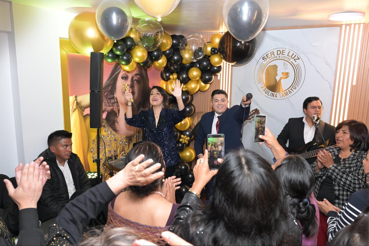 Iniciamos la semana agradeciendo con el corazón 🤍 Willie, Paola y todo el equipo de Ser de Luz agradecemos estas 2 noches de aniversario.
No hay segunda sin tercera 🎶
Los esperamos este viernes 16 de enero para cerrar la trilogía de conciertos de <a href="/willietamayoec/">Willie Tamayo</a> y #Paola #Quito