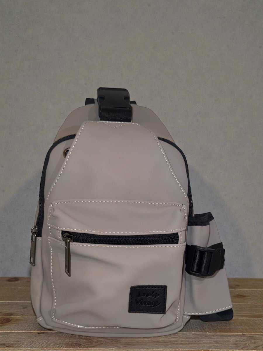 MFactorygroup's tweet image. 防水調素材で雨の日も安心☔
軽量＆体にフィットする スリムボディバッグ🎒
スマホ・財布・小物がちょうど入る使いやすいサイズ✨

詳細はこちら↓
mfactorygroup.stores.jp/items/69411861…

#ボディバッグ #防水 #軽量バッグ #普段使い #バッグ好き