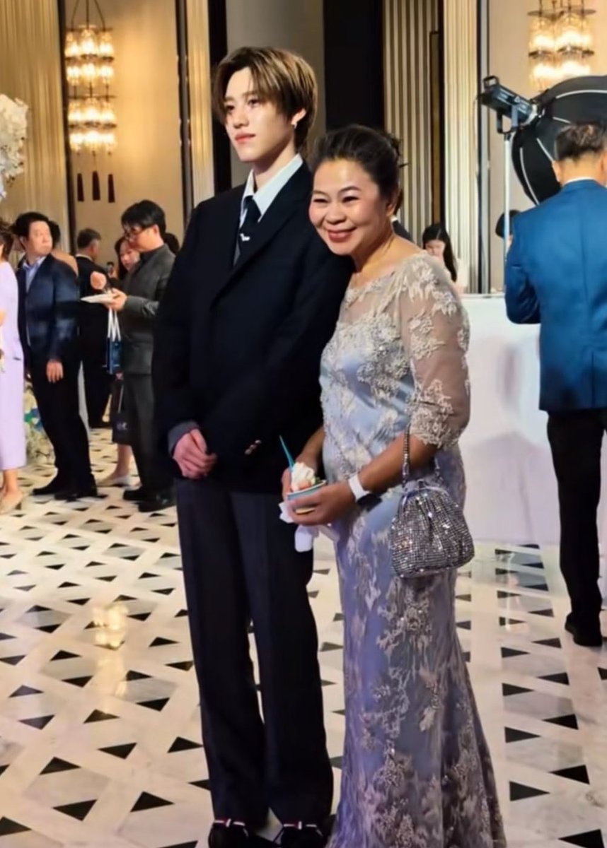 พีจะอยู่✨️🤏