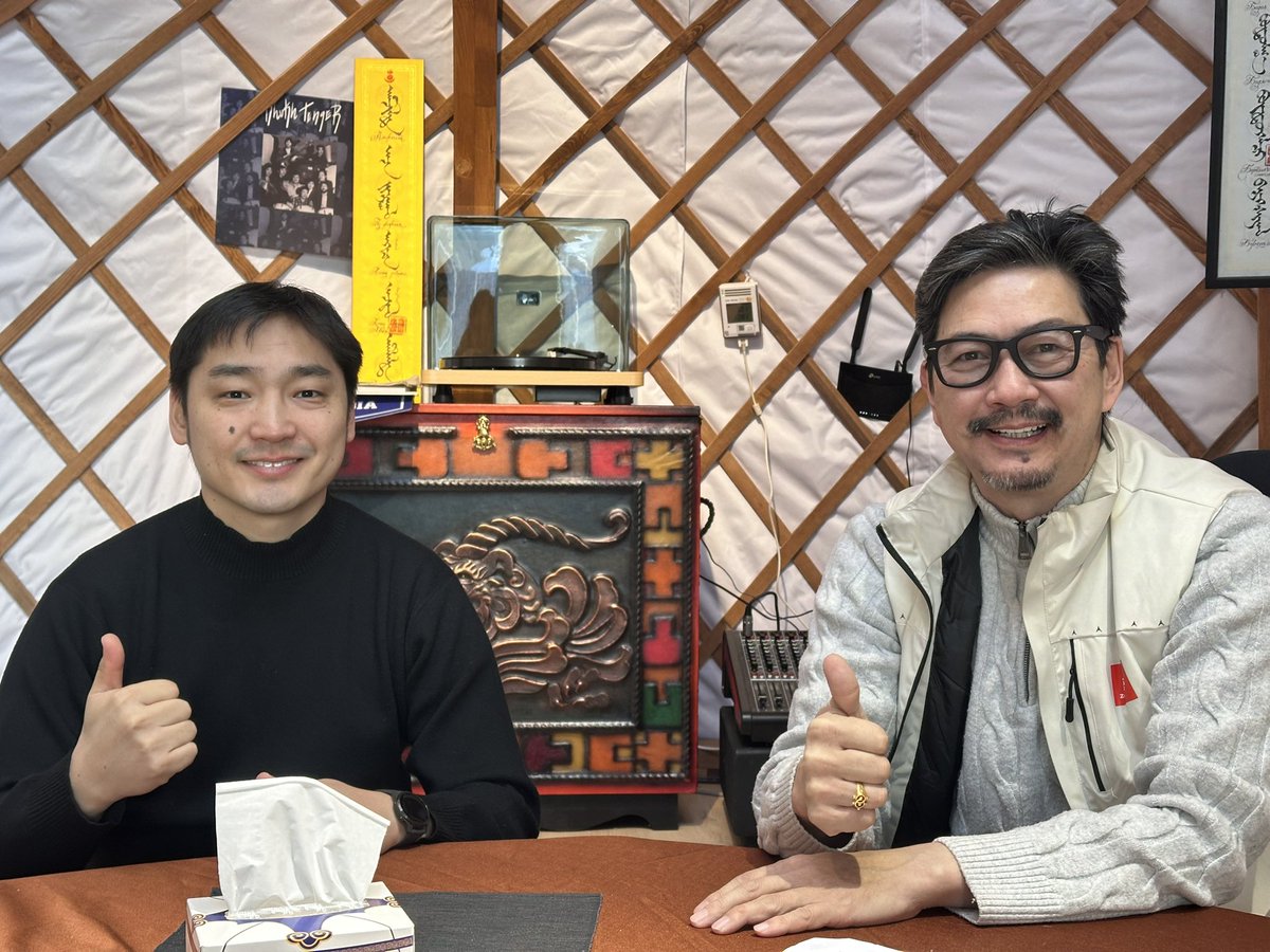 Дүү маань зочиллоо.
Хөх тэнгэр хамтлагийн пянз сонсонгоо сити гэрээ танилцууллаа.
<a href="/LuvsanjamtsGanz/">Ганзоригийн Лувсанжамц</a>