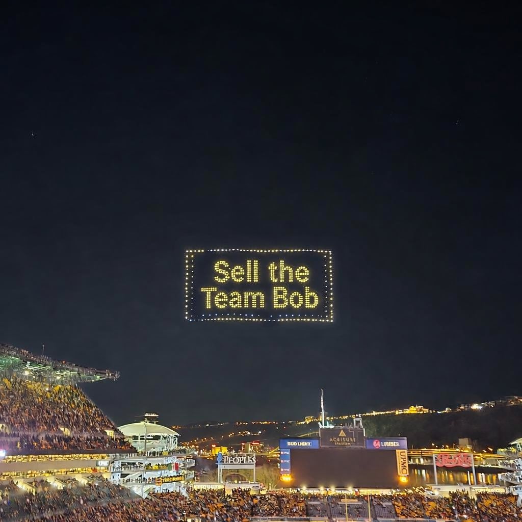 2Pittsburgh's tweet image. Cool drone show by the #Steelers 

#selltheteam
