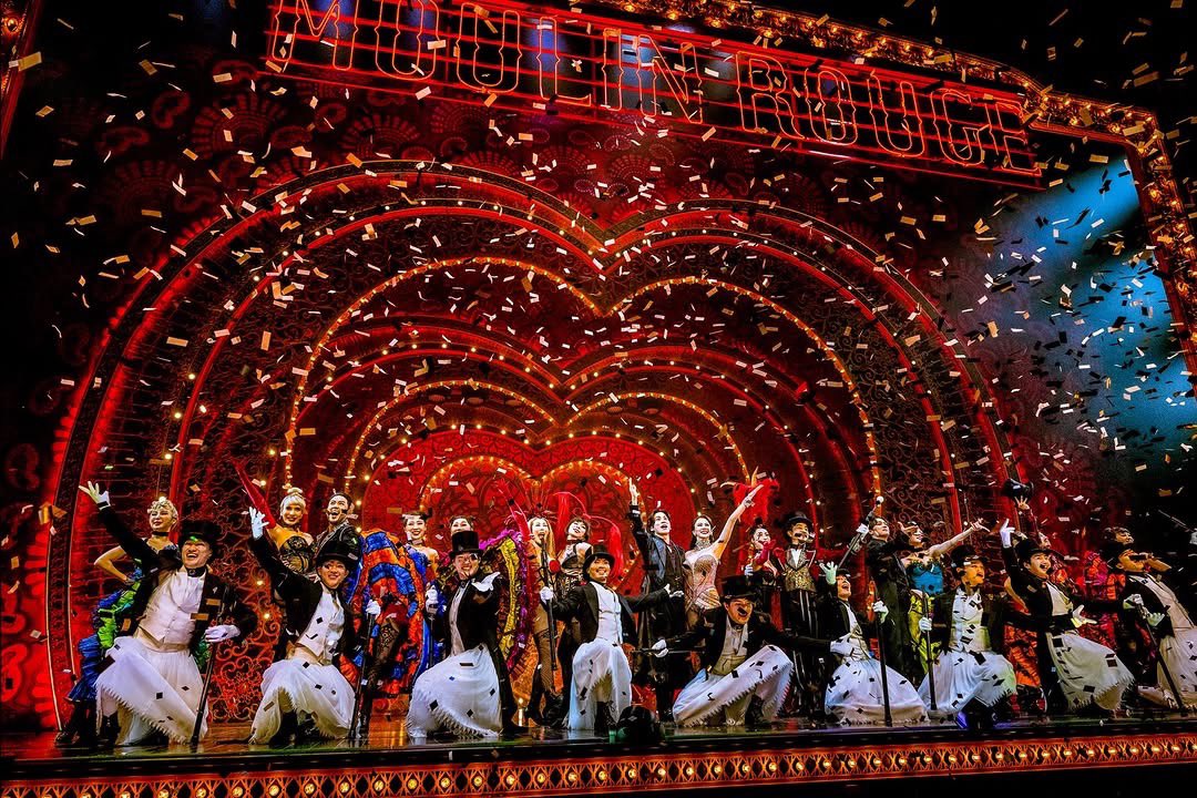 hongguangho's tweet image. 뮤지컬물랑루즈! | 공연 사진 공개 💃🏻

브로드웨이 역사상 가장 호화로운 뮤지컬
그 순간을 담은 공연 사진을 공개합니다 ✨

-
홍광호 이석훈 차윤해 김지우 정선아
이정열 이상준 박민성 이창용 지현준 최호중 외

𝗧𝗛𝗘 𝗦𝗣𝗘𝗖𝗧𝗔𝗖𝗨𝗟𝗔𝗥 𝗥𝗘𝗧𝗨𝗥𝗡𝗦!
25.11.27(목) - 26.02.22(일)