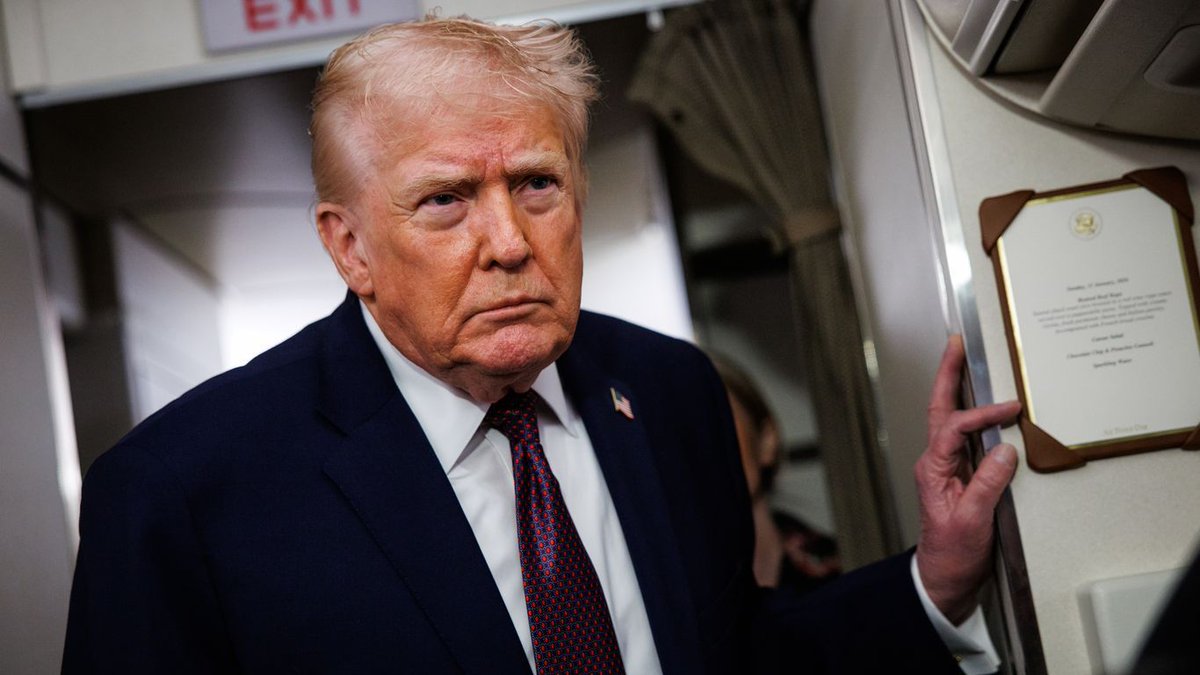 PensionPython's tweet image. Scoop: Democrat introduces bill to shut down Trump's Greenland ambitions buff.ly/0EUsN7T