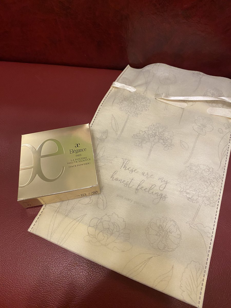 🍶1月後半の出社予定です🍻

15日19時～
16日19時～
18日13時30分～
19日19時～
21日19時～
22日19時～
23日19時～
25日13時～
26日19時～
28日19時～
29日19時～
30日19時～

よろしくお願いします🙆‍♀️

エレガンスのパウダーありがとうございます🥹
ほしい物リストから発掘してくださり感謝😭