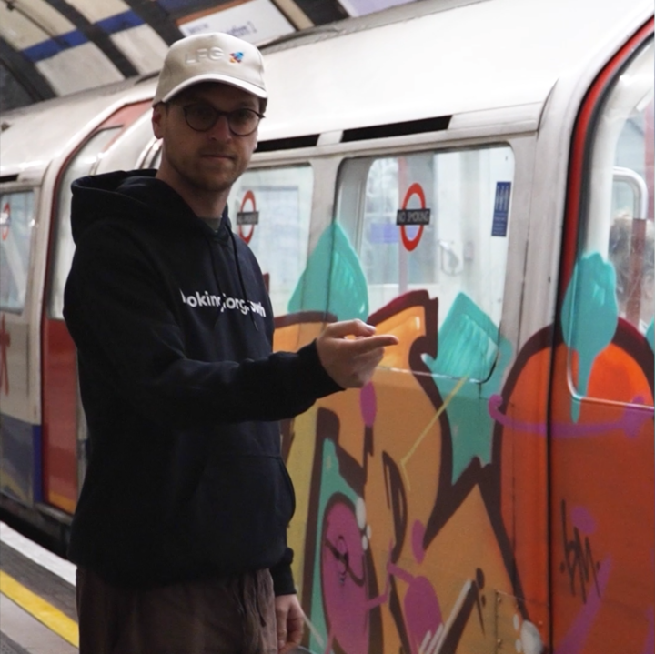 Looking for Growth tweet media