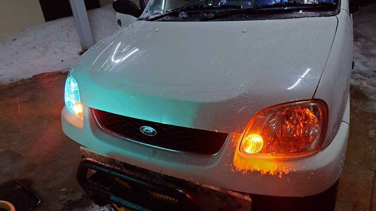 naganagatoo's tweet image. 誰かこの令和の時代にIH01のHIDの球使わないで持ってるよって人います？

片方切れて僕の人生と同じでお先真っ暗になろうとしてる