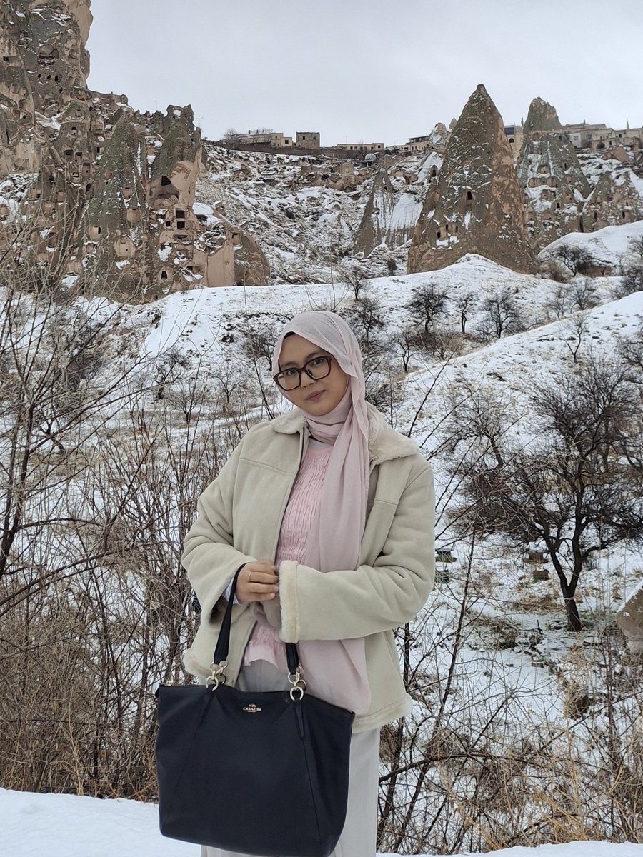 nanat imut solihah tweet media