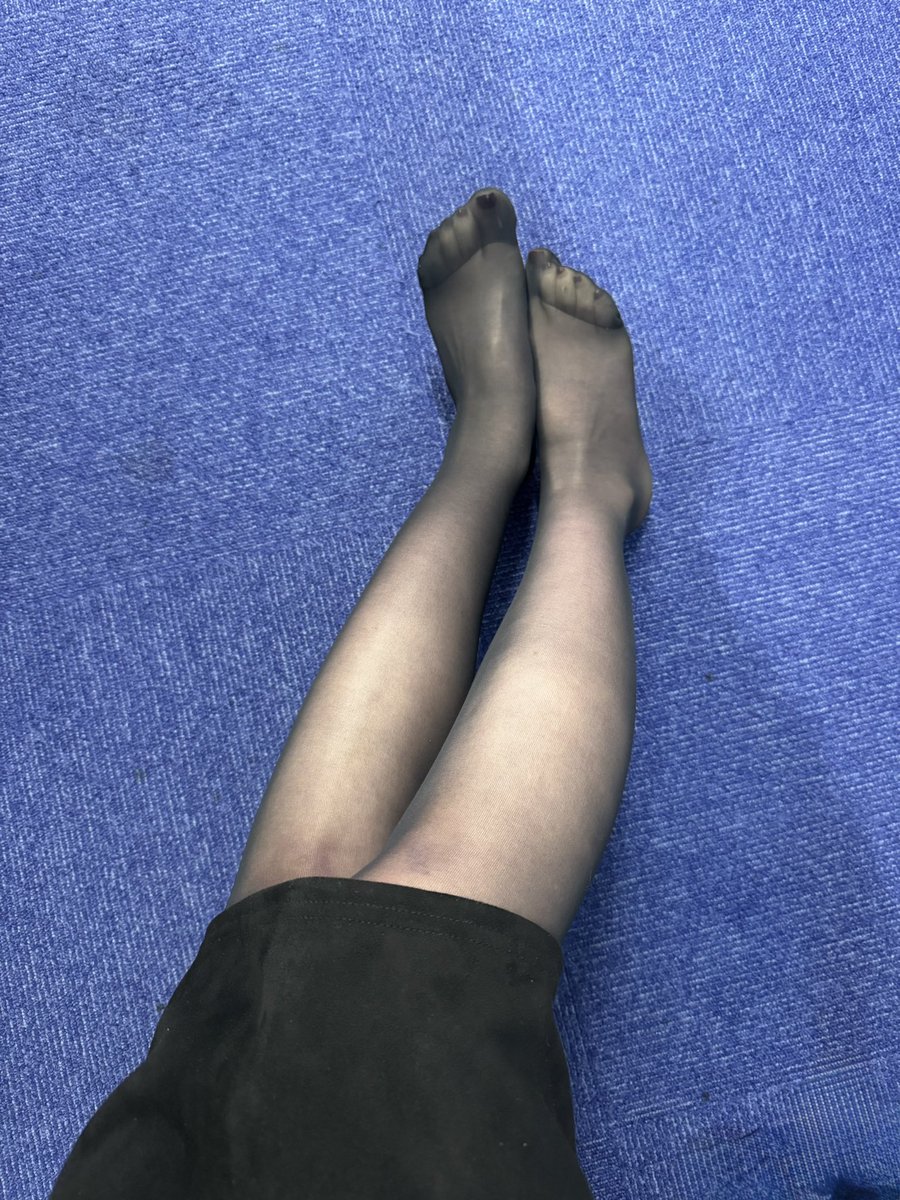 そろそろパンストが寒くなってきたから30デニールにするか迷ってる
ロングブーツだからまだ大丈夫かな