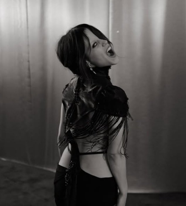 Roxdk7's tweet image. IM NOT OKAY