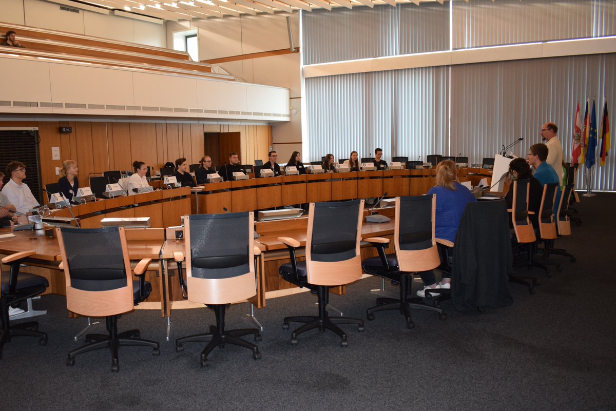 Jugendliche können sich ab jetzt für das Jugendparlament Salzgitter bewerben. Alle Infos gibt es hier: salzgitter.de/pressemeldunge…