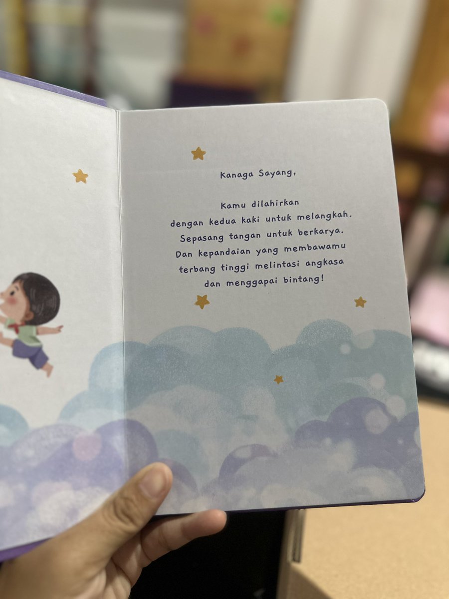 bintang_praba's tweet photo. Buku yg ini aku dedikasikan untuk anak keduaku. Cahaya penerang hidup ku. Semoga kelak dia bahagia dengan caranya sendiri https://t.co/M9U4KMPOA3