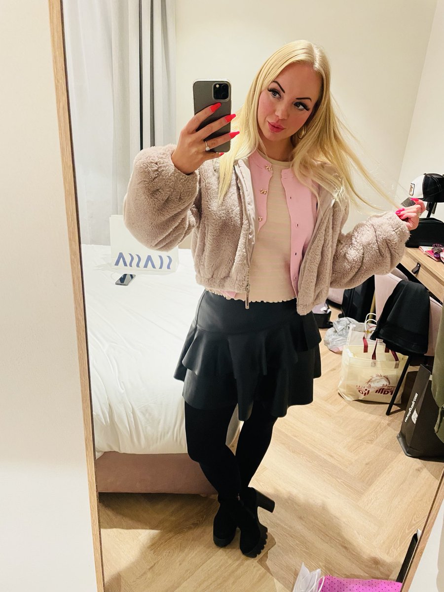 Miss Dorthea tweet media