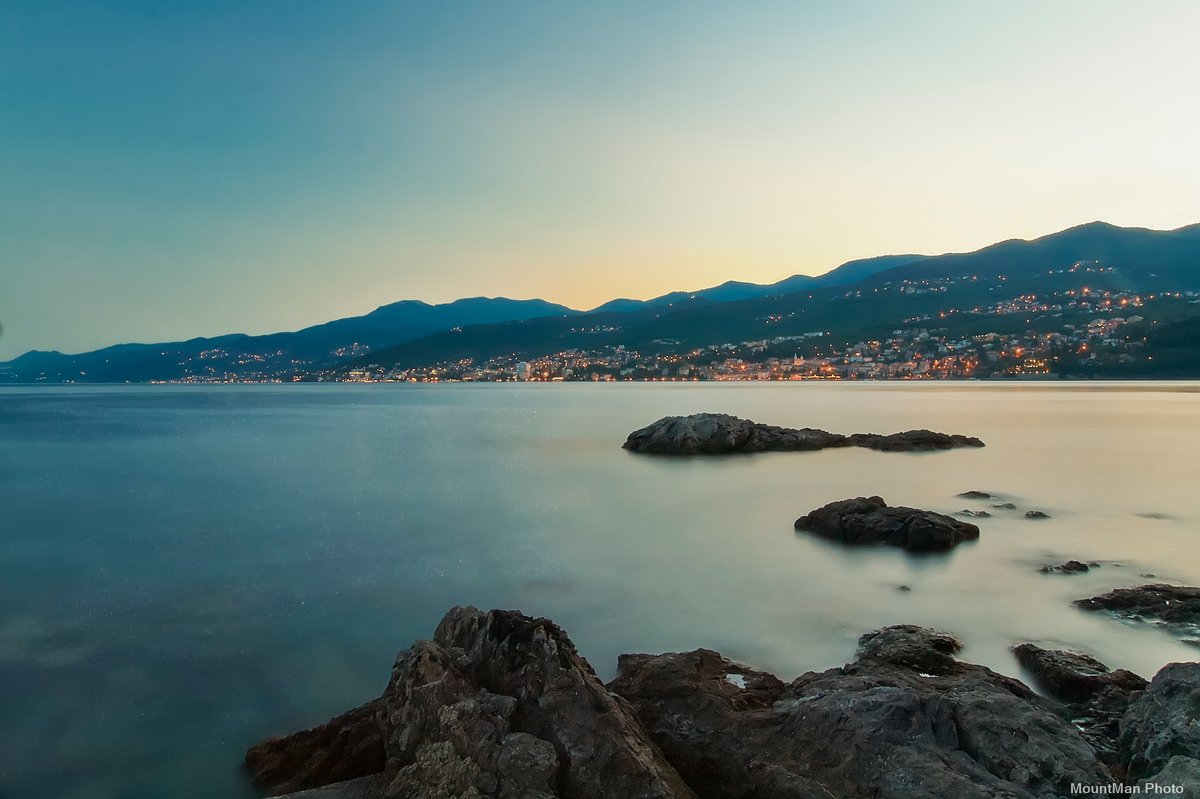 Volosko, Opatija i Učka s Preluka
#preluk #večer #liburnija #photography