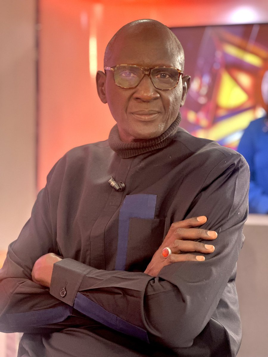 Kenkelibaa du mardi 13 janvier 2026 avec Dr Papa Samba DIEYE 
Directeur du Centre des Opérations d'Urgence sanitaire 

Le SGI Mpox désactivé, le SGI FVR-Dengue continue de gérer les 2 épidémies en cours 

Saer DIOP
Porte-Parole de la Famille de Lat Dior Ngoné Latyr Diop