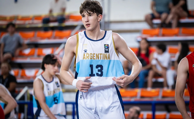 Lautaro Gabriel Basualdo (2010, 🇦🇷) is making serious noise in Italy.
Arguably one of the best 2010-born prospect in the country.
In yesterday’s 97–93 win vs Faenza, opening the new U19 phase, playing 3 years up, he delivered a monster performance:
29 minutes
27 points (11/15