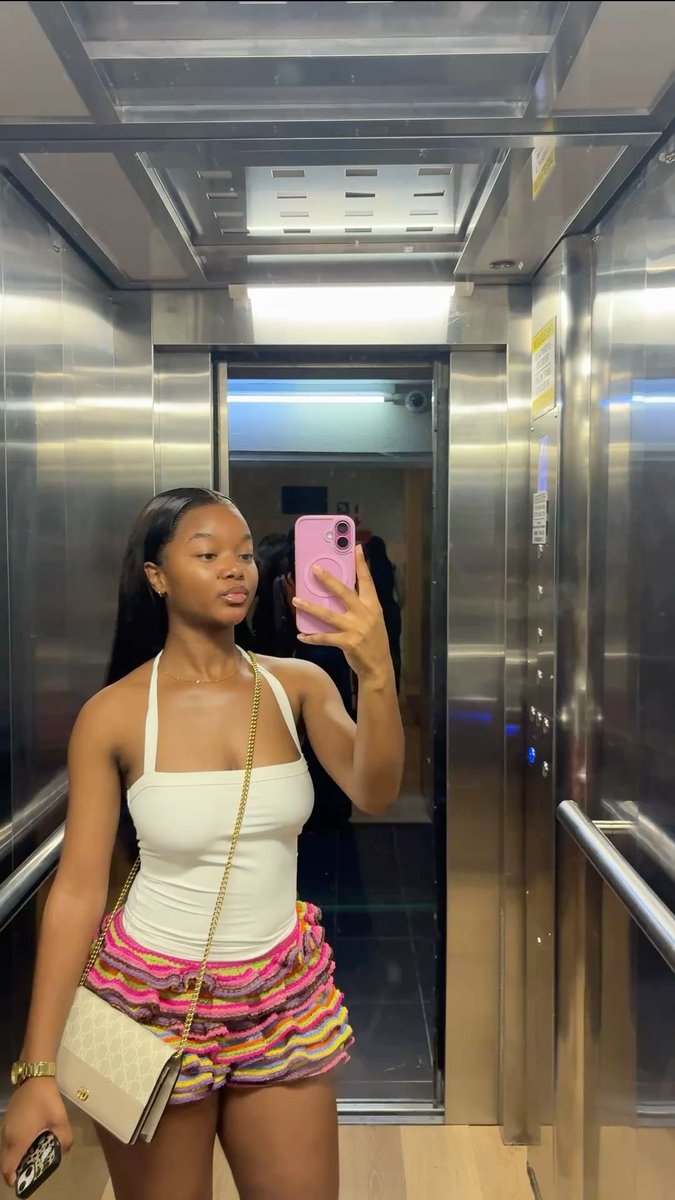 shalomdfirst's tweet image. Men want virgins but 99% of them ain’t even virgins🤷🏾‍♀️

Why are men like this???😳