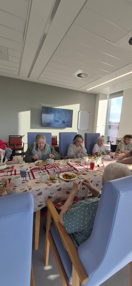 ImcUnit's tweet image. Christmas at the Bevan Unit! 

Thank you to all the staff who worked over Christmas and new year, looking after and making sure our patients had the best time they could while being in hospital over the festive period!

We had a lot of lovely feedback from our patients x 
#nhs