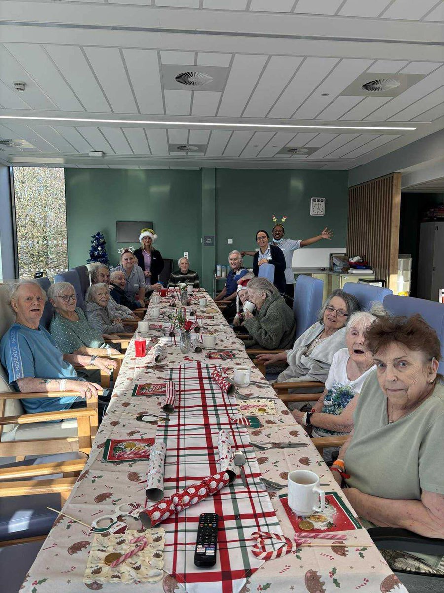 ImcUnit's tweet image. Christmas at the Bevan Unit! 

Thank you to all the staff who worked over Christmas and new year, looking after and making sure our patients had the best time they could while being in hospital over the festive period!

We had a lot of lovely feedback from our patients x 
#nhs