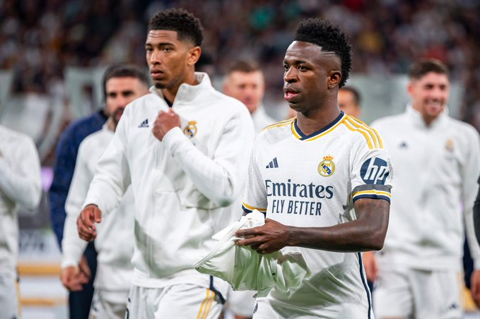 7 لاعبين من ريال مدريد لم يودّعوا تشابي ألونسو علنًا بعد رحيله عن النادي: · فينيسيوس جونيور. · جود بيلينغهام. · ترينت ألكسندر-أرنولد. · إيدير ميليتاو. · براهيم دياز (يشارك في كأس أمم أفريقيا). · فرانكو ماستانتونو. · فيرلان ميندي 