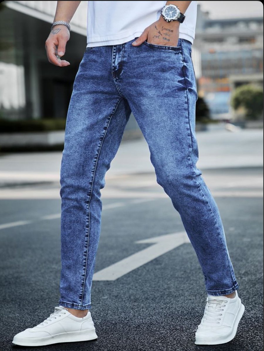 NuJhayhne's tweet image. baggy jeans            or            skinny jeans?