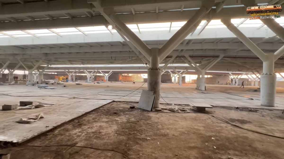 IndiaInfra02's tweet image. Work Progress on Delhi's new Bijwasan Railway Station and multimodal hub, with direct connections to IGI Airport, Metro, and ISBT. Underground tunnel works are completed. (📷Varun Makhnotra)