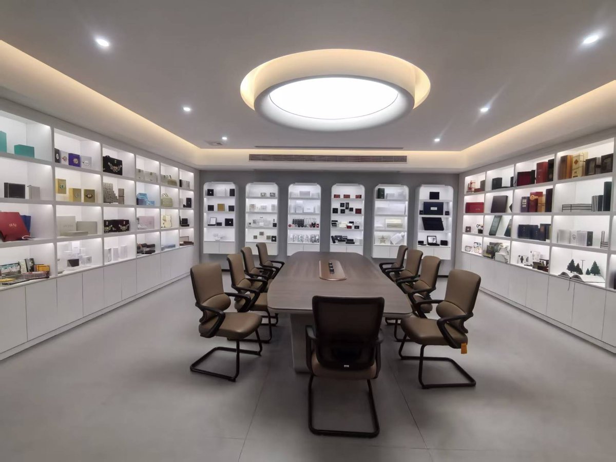 box_packagingsy's tweet photo. This is our packaging showroom—
From structure and materials to surface finishes, each sample embodies our understanding of luxury packaging details. https://t.co/gatfeBzHio
