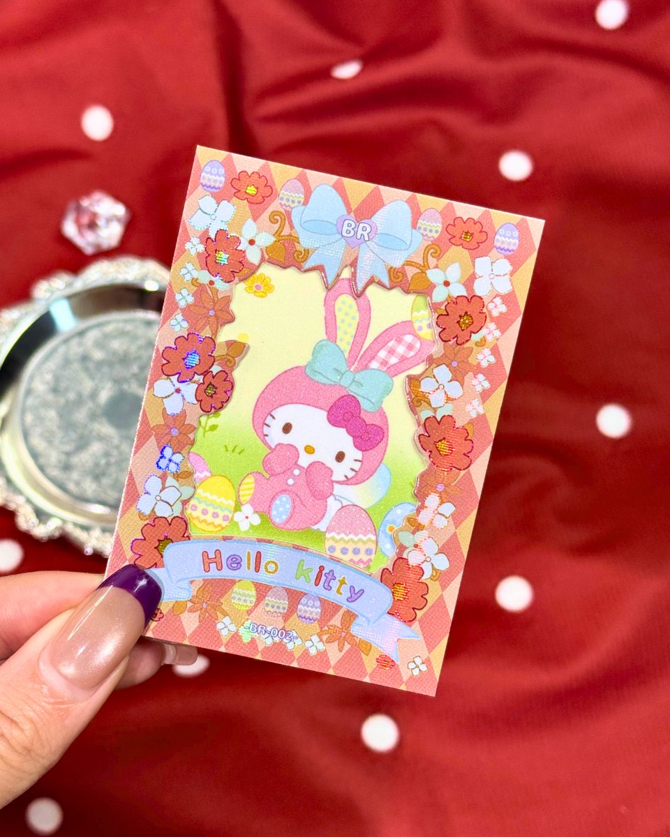 CustomGameDecks's tweet image. Precision cut-out window + shimmer film + nano coating — we take it from design to finished product. #TradingCards #TCG #CollectibleCards #CustomCards #CardPrinting