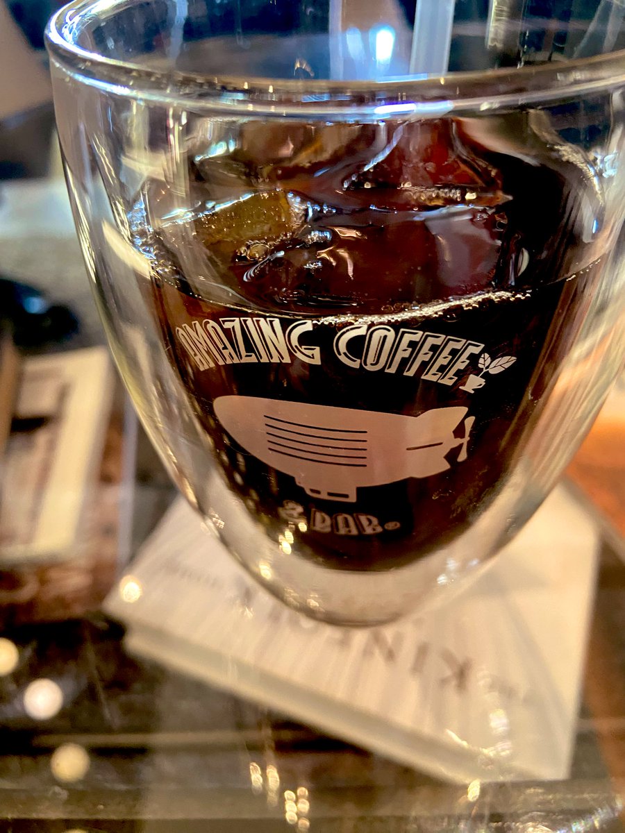 今日は飛行機の発着が見えるライブ会場にでの打ち合わせでした