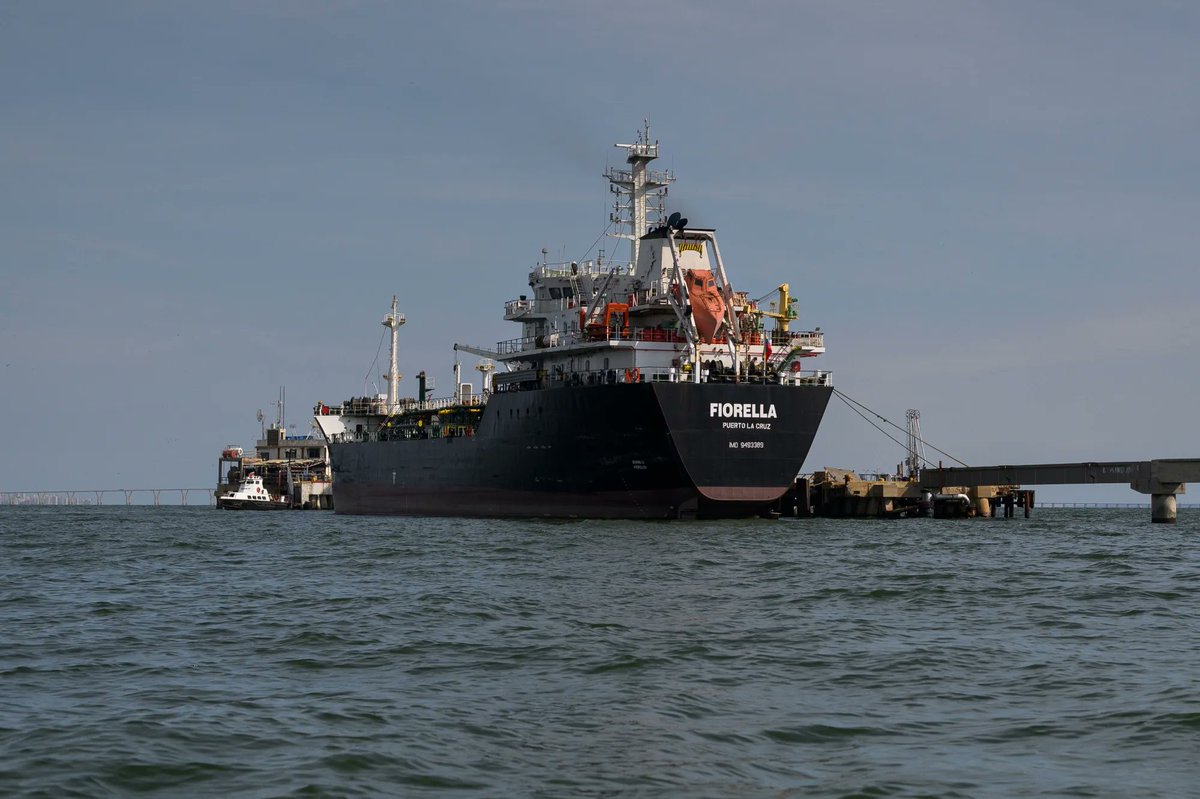 Dámaso Jiménez: La paradoja del petróleo venezolano: una riqueza sin industria. Artículo + Briefing
open.substack.com/pub/hispanus/p…