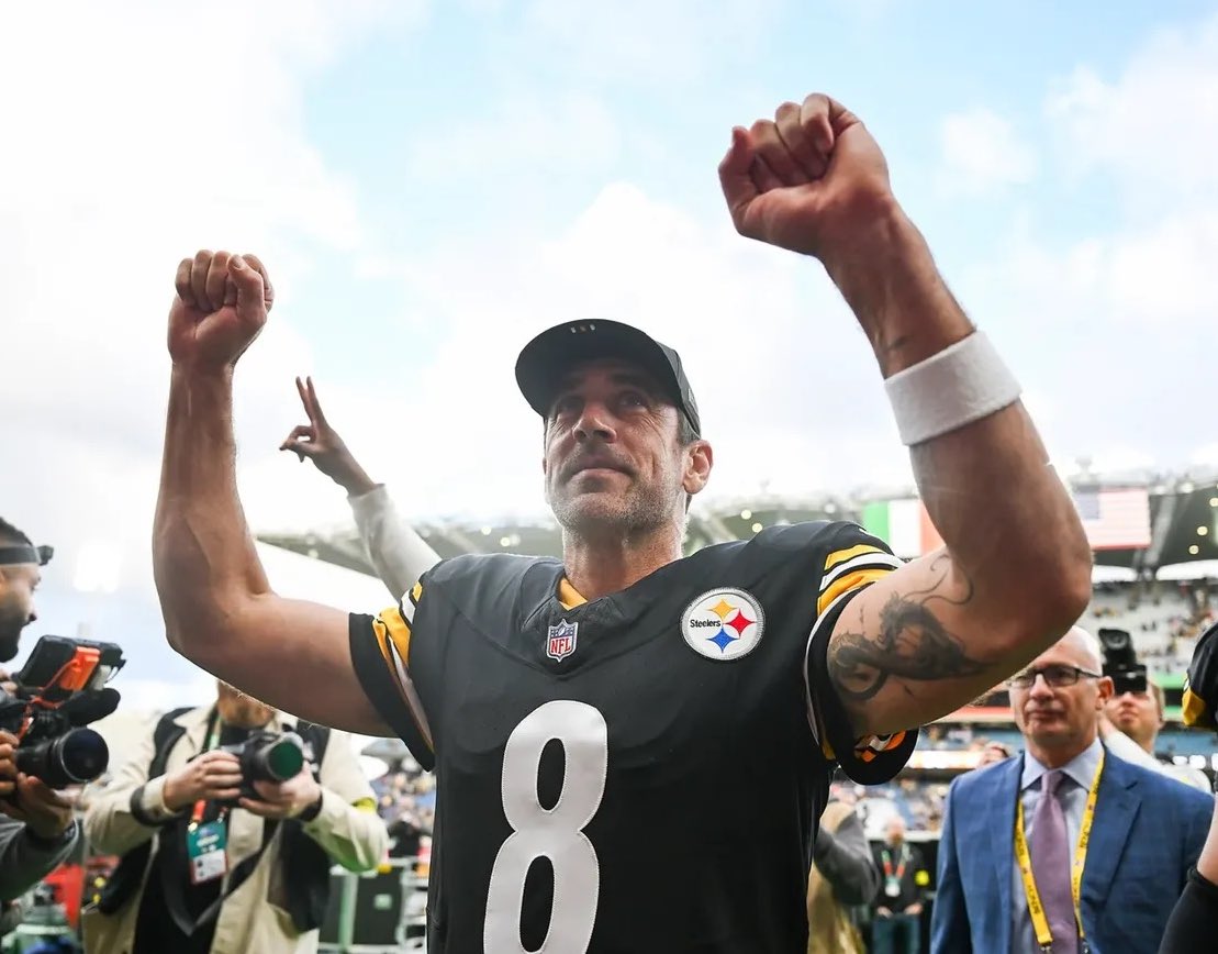 TheStandard412's tweet image. If tonight was the end…

Thank you, Aaron Rodgers.

Thank you for setting the tone, bringing leadership, and being the calm in the storm this team needed. Your impact went far beyond the stat sheet.

Once a Steeler, always a Steeler.

#NFL #Steelers