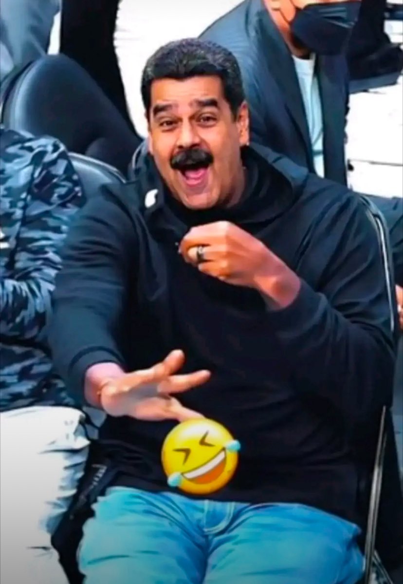 High_iq_devil's tweet image. Who’s paying who the 30 million? Cause ain’t no one buying Dalot for 30mil