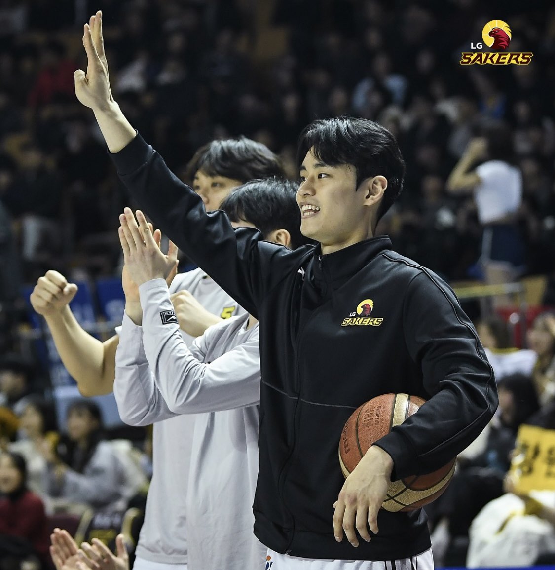 DirtyBubbleBets's tweet image. KBL WAKE AND CASH POD 🇰🇷

Redemption Time In Korea... ✈️

GRAB THE POD HERE ⤵️
dubclub.win/r/p/pri-c9vpg/…

100 Likes + RTs &amp;amp; I'll Drop It FREE ❤️

Run This Up &amp;amp; Show Me ENERGY 👑