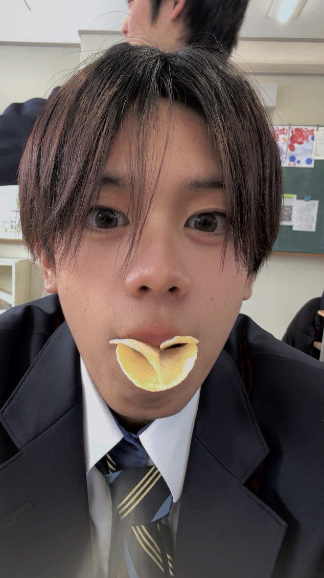 成菌 tweet media