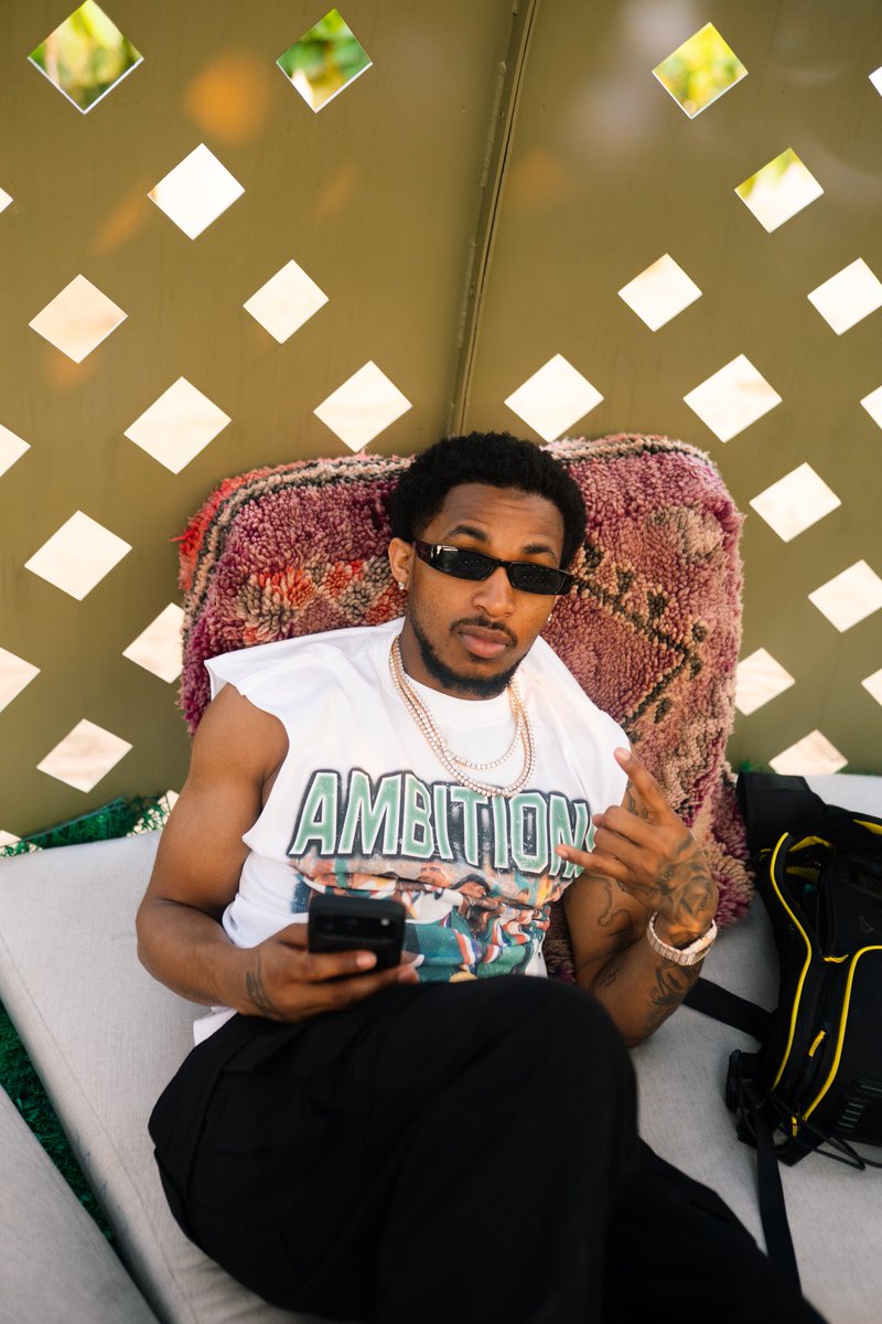 PontiacMadeDDG's tweet image. lost nigeria files 🇳🇬