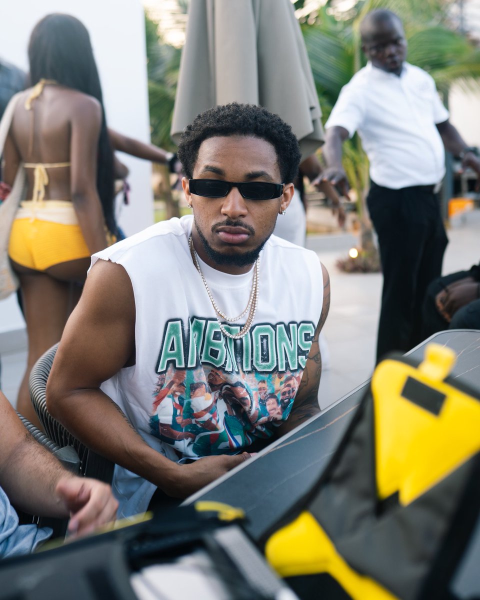 PontiacMadeDDG's tweet image. lost nigeria files 🇳🇬