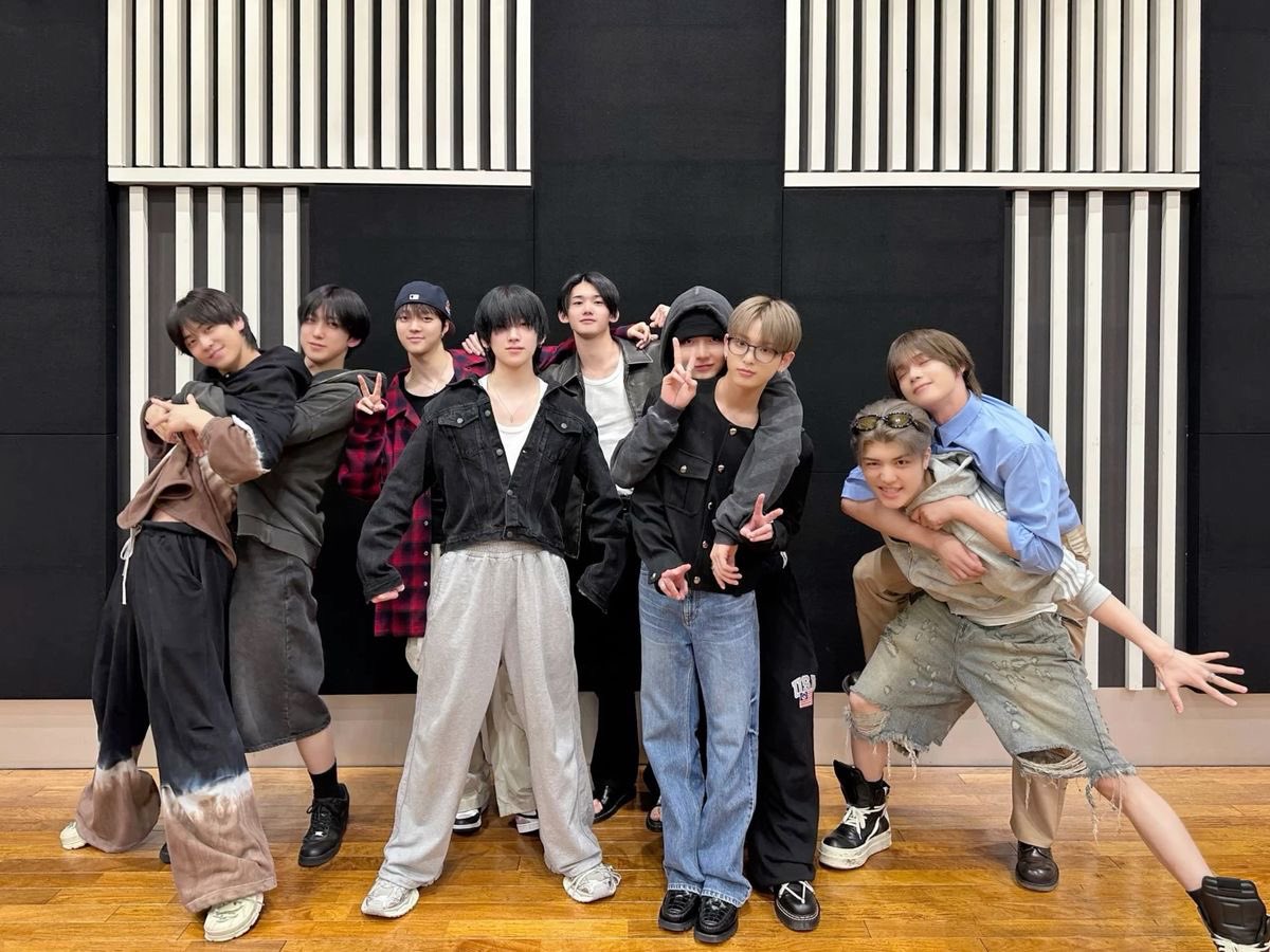 &amp;team as cat shaped food 
⋆˙⟡ a thread ᓚᘏᗢ